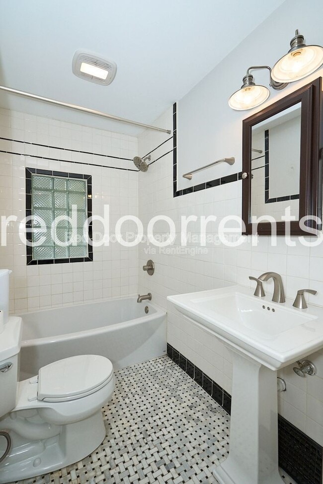 Building Photo - 4704 N College Ave