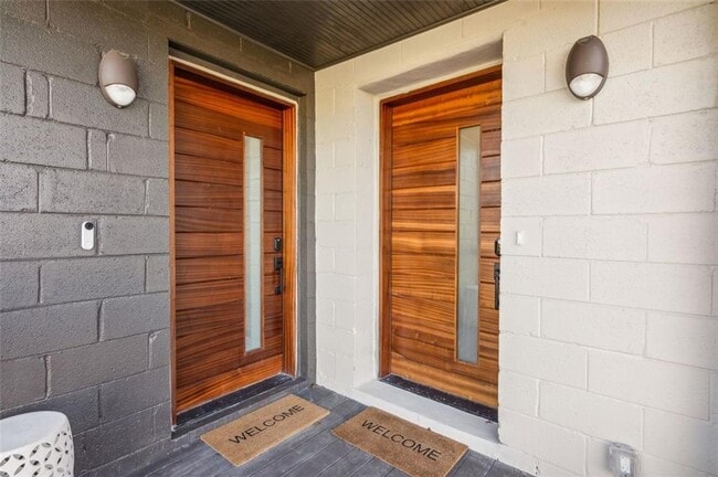 Building Photo - 955 Wylie St SE