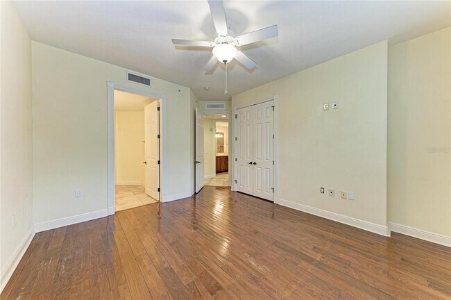Building Photo - 5200 Manorwood Dr