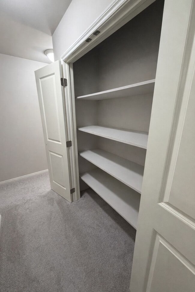 Building Photo - 13776 Grandeur Ave