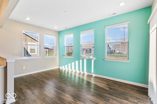 Building Photo - 6874 Nottingham Ln