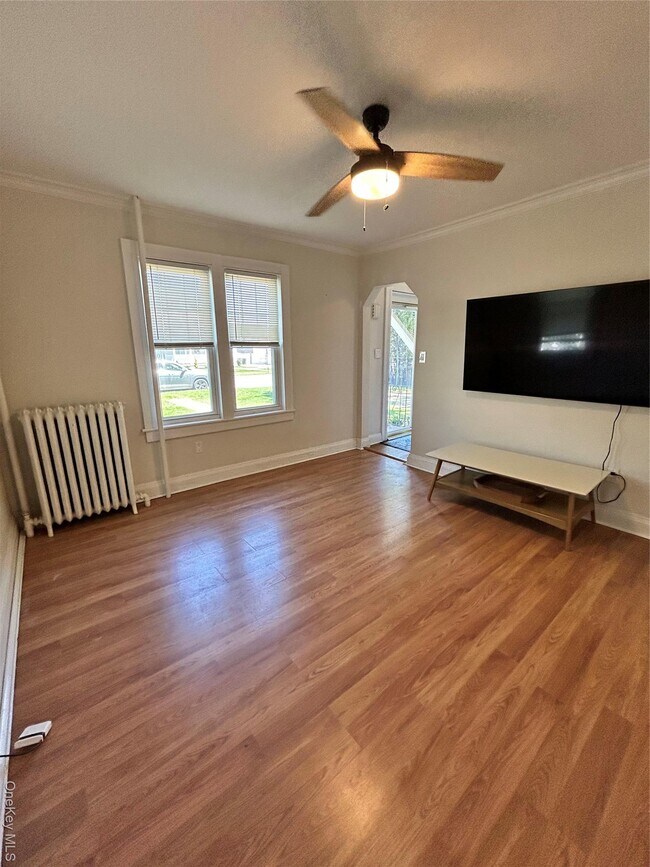 Building Photo - 24 Arnold Ave