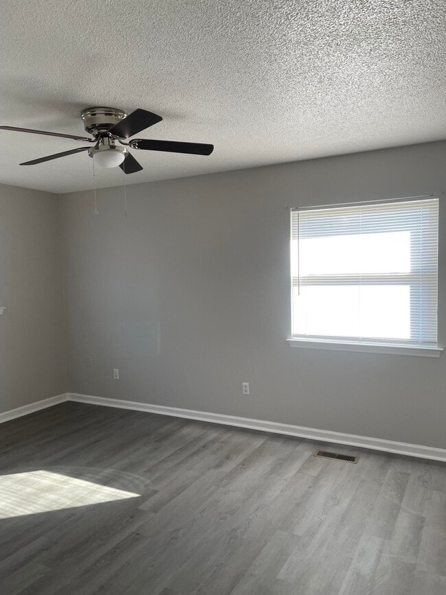 Building Photo - 4759 Tessie Ln