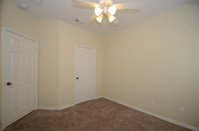 Building Photo - 23207 Dewflower Dr