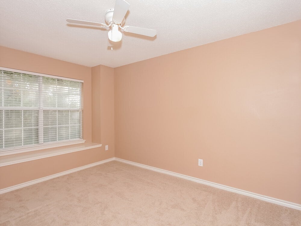 Building Photo - 2680 Hillside Dr