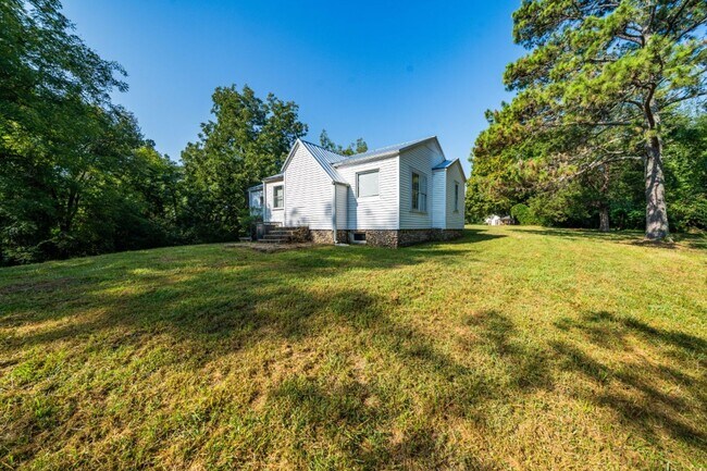 Building Photo - AVAILABLE NOW! Home for rent in Leeds AL! Close to shopping and food!