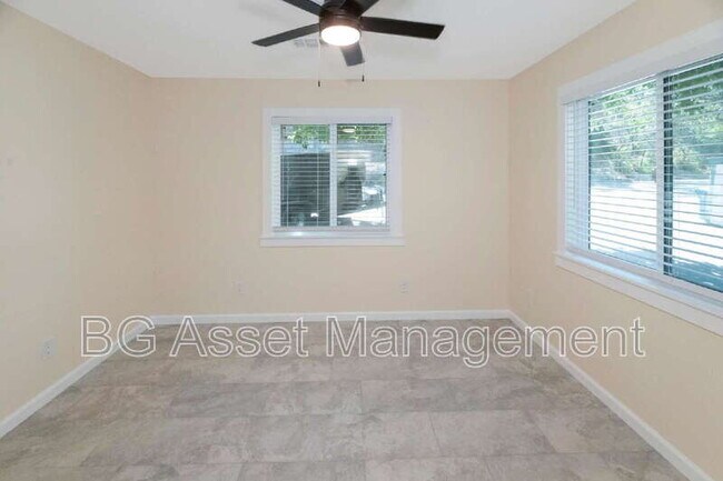Building Photo - 2807 Sabral Cir
