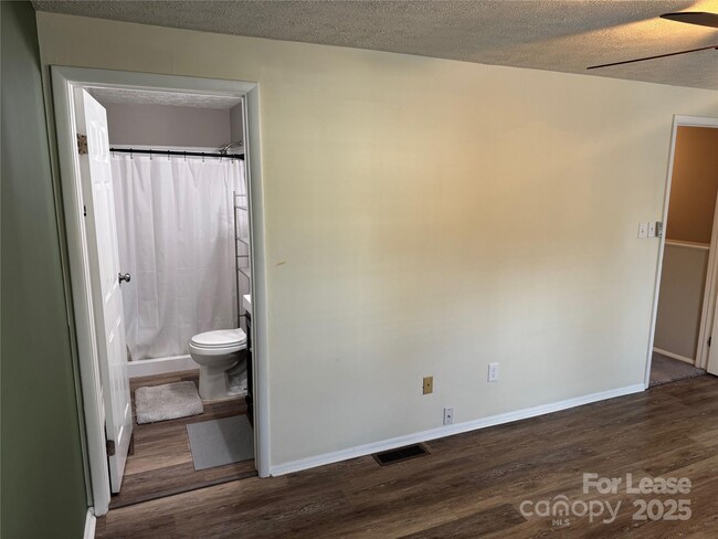 Building Photo - 1201 Scaleybark Rd