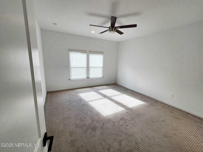 Building Photo - 577 Archstone Wy