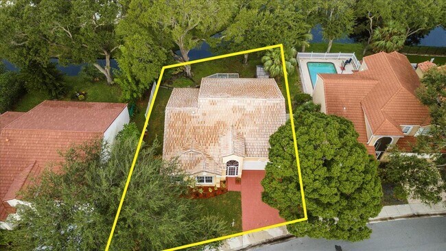 Primary Photo - 1033 Siena Oaks Cir W