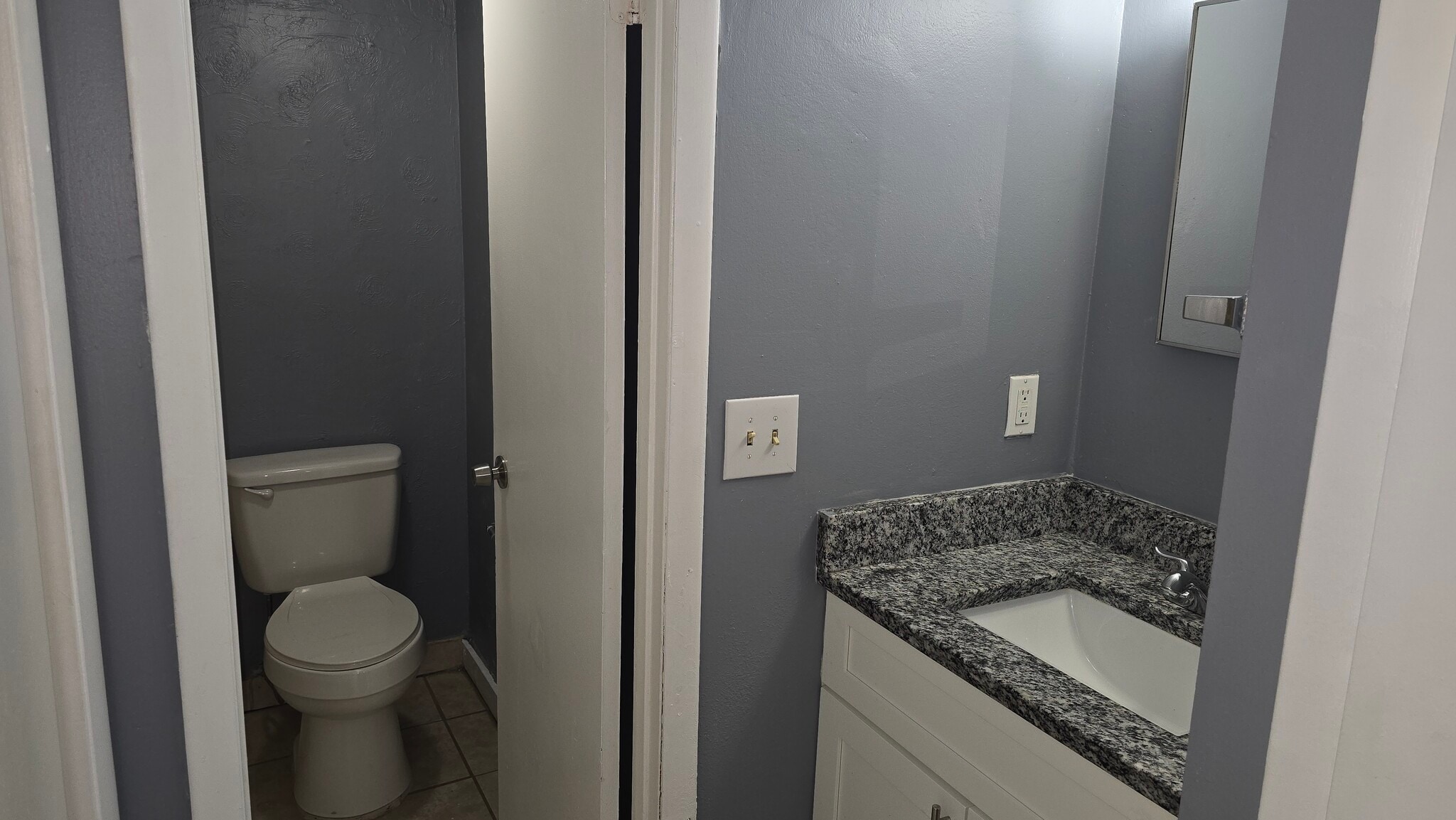 Building Photo - 7210 N Manhattan Ave