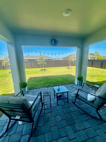 Building Photo - 1614 NE 2nd Pl