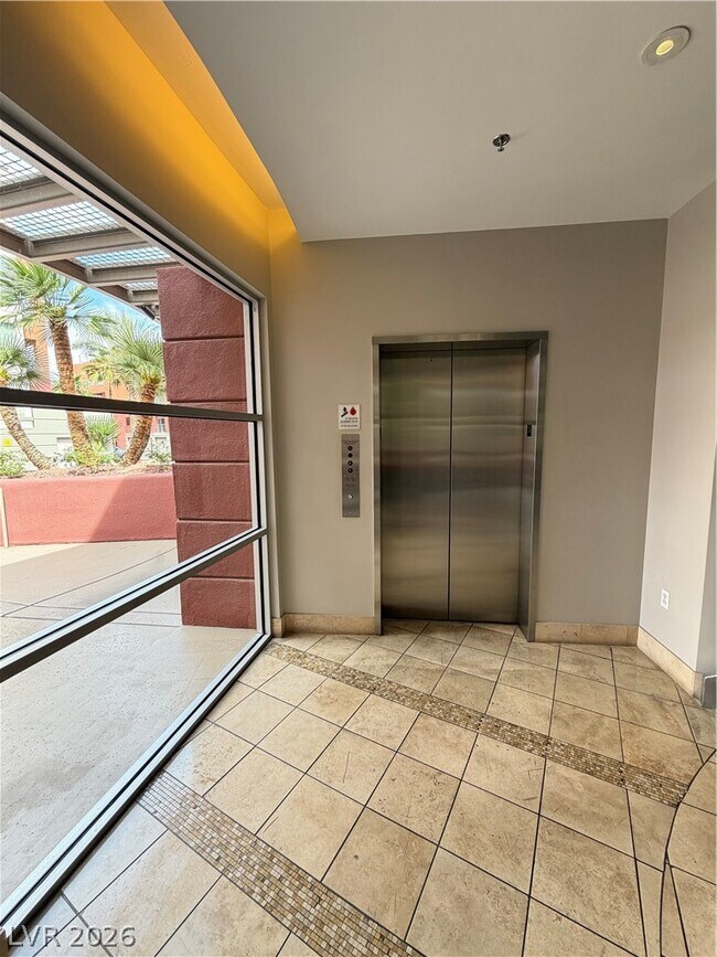 Building Photo - 87 E Agate Ave