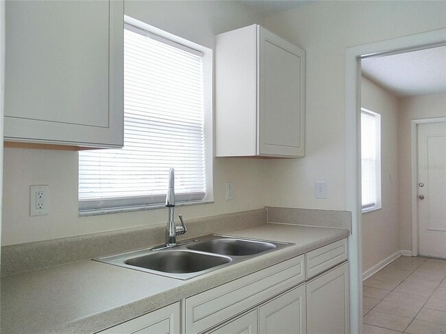 Building Photo - 867 Chippendale St