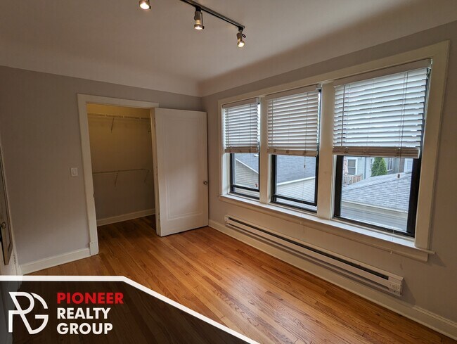 Building Photo - 2329 N Rockwell St