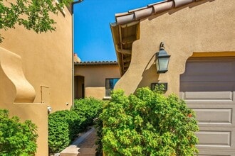 Building Photo - 20704 N 90th Pl
