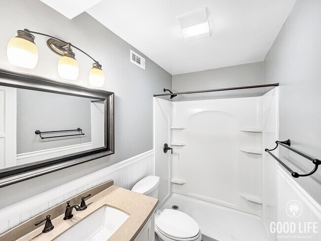 Building Photo - Beautiful 4BD/2.5 BA W/ Updated Bathrooms, A/C, and a Large Backyard in El Cerrito!