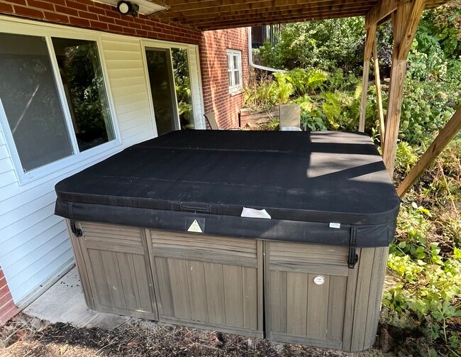 Building Photo - 1409 Avondale Dr