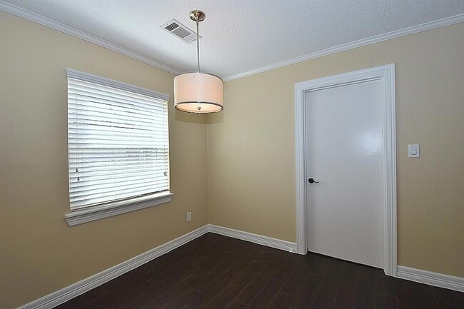 Building Photo - 2410 Del Norte St