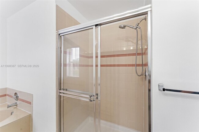 Building Photo - 1120 W Lake St