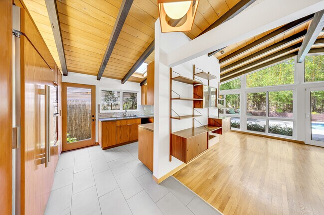 Building Photo - 16439 Kingsbury St