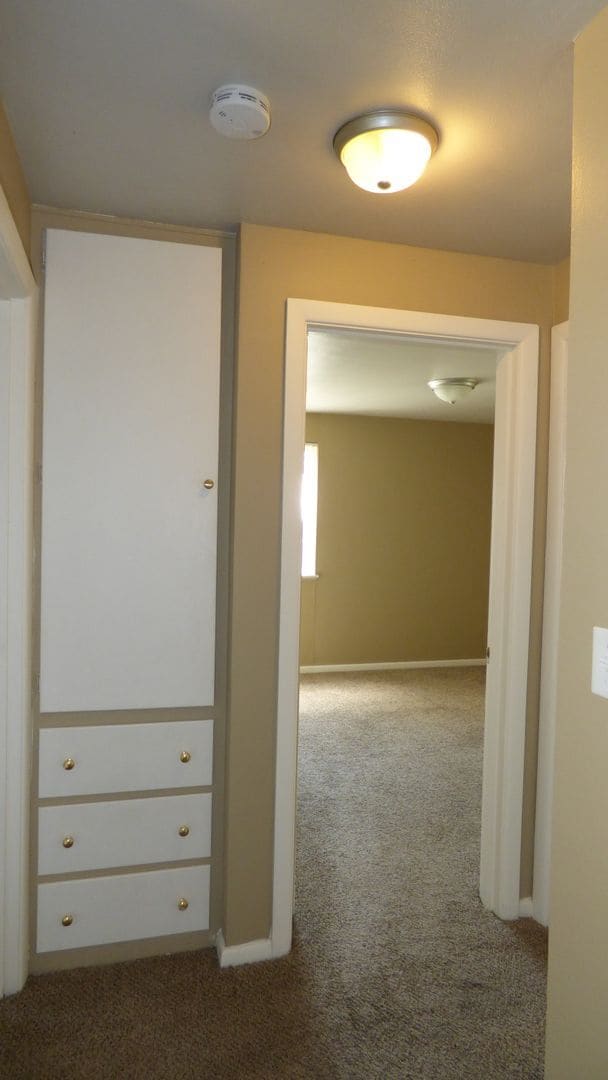 Building Photo - 2 bedroom 1 bathroom Home