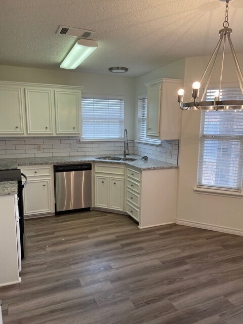 Building Photo - "Charming 3-Bedroom Lubbock Home with Cozy...