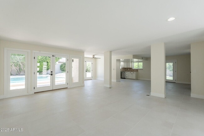 Building Photo - 8338 E San Rafael Dr