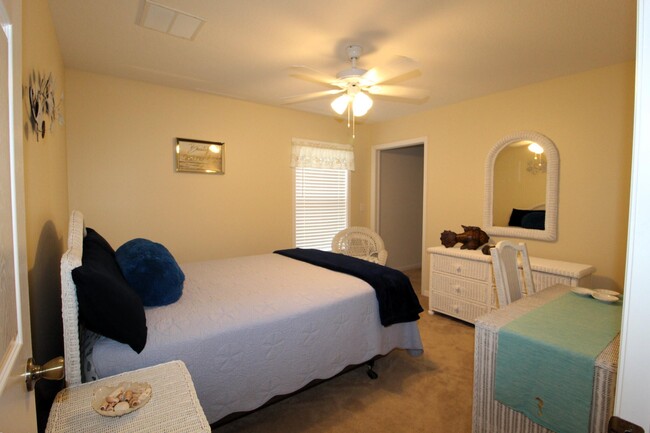 Building Photo - 5300 Seagrape Dr