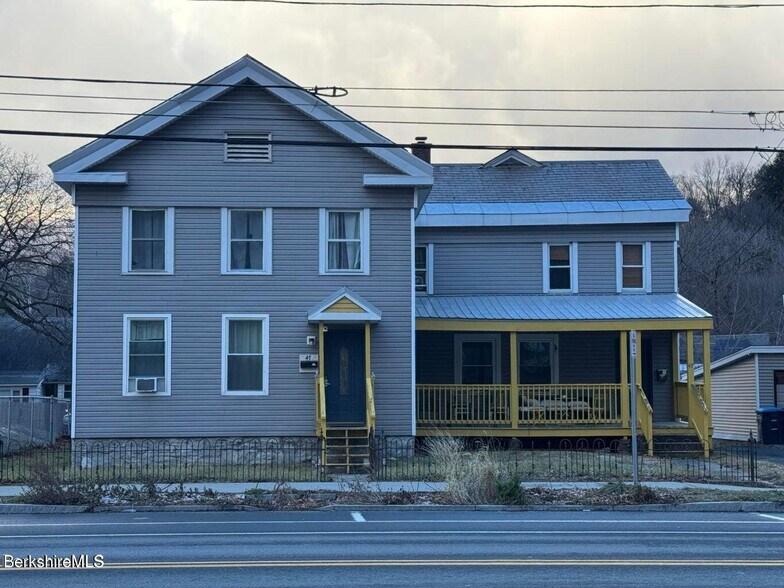 Building Photo - 100 Church St