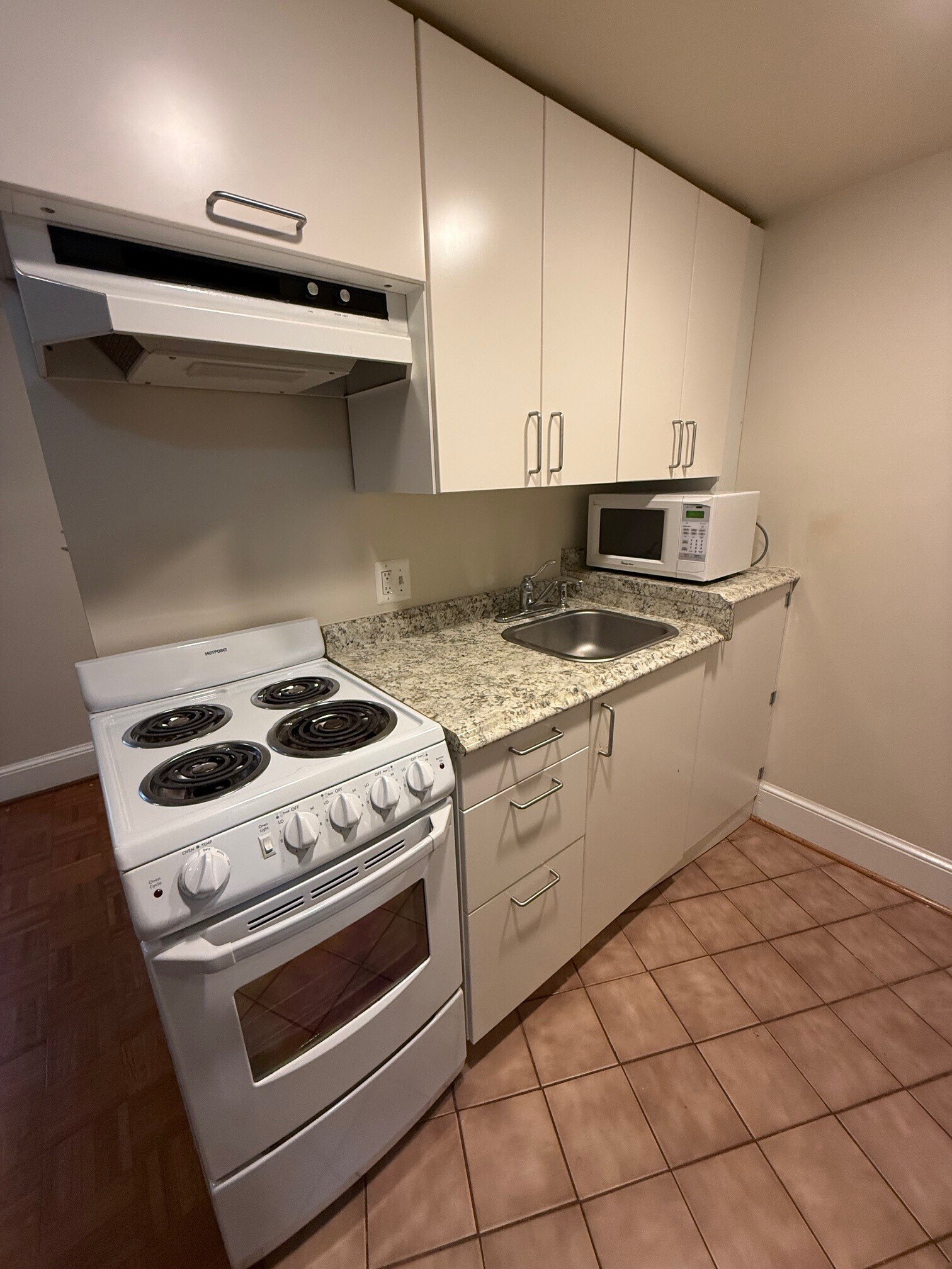 Building Photo - 1506 21st St NW