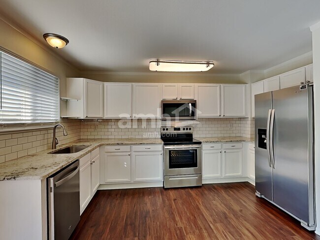 Building Photo - 4815 Talons Mark Dr