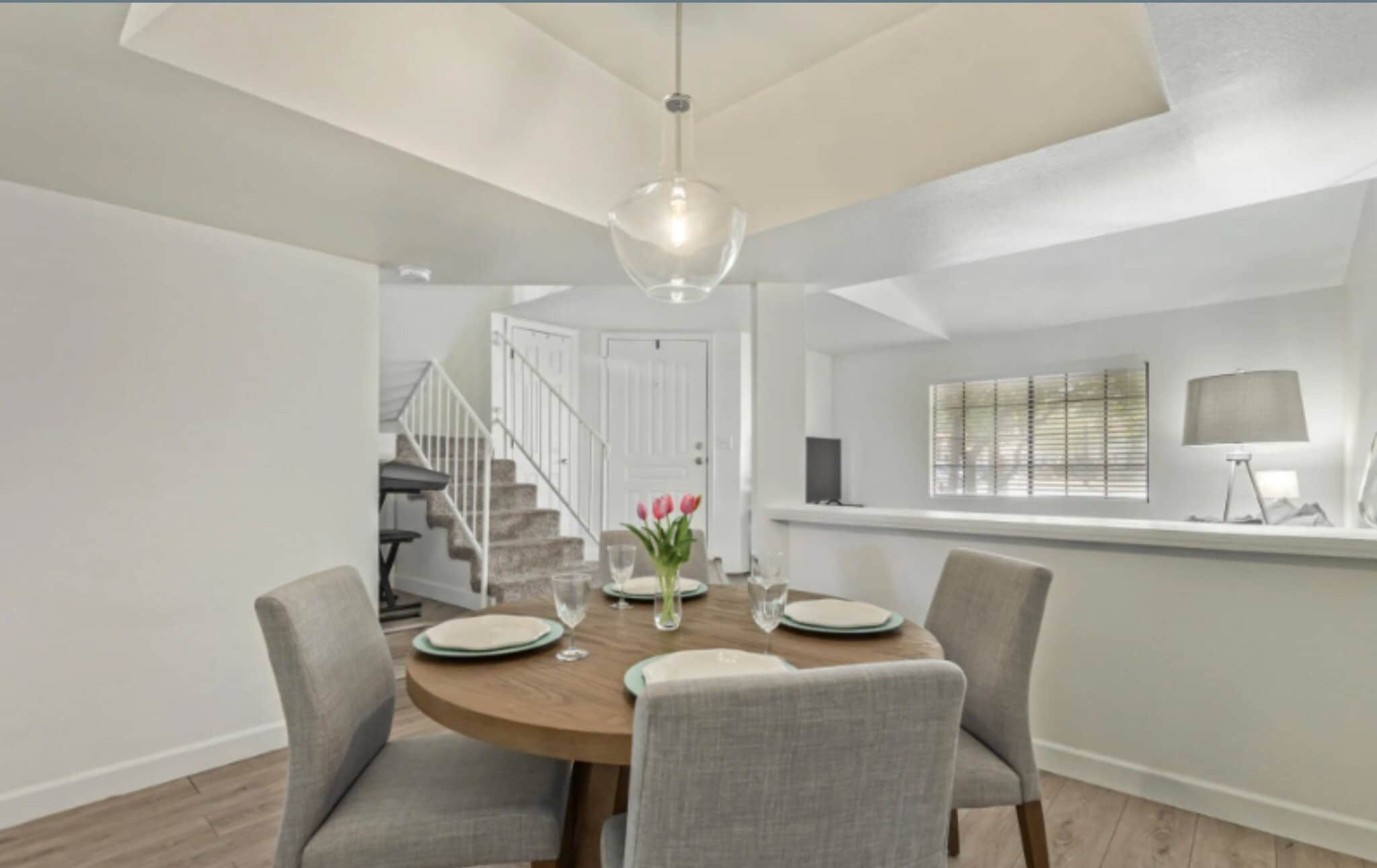 Building Photo - 170 E Guadalupe Rd