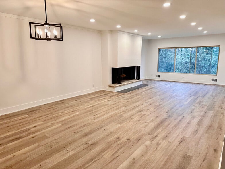 Building Photo - 2869 Charing Rd