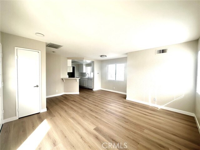 Building Photo - 11 Bridle Ln