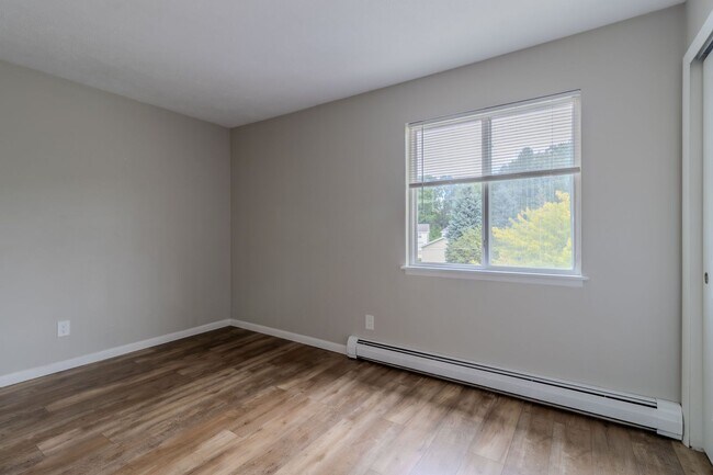 Building Photo - Live Where the City Comes Alive