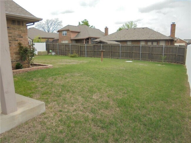 Building Photo - 1206 Windsor Pl