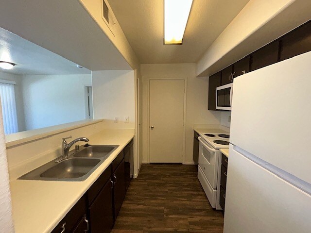 Building Photo - 2300 E Silverado Ranch Blvd