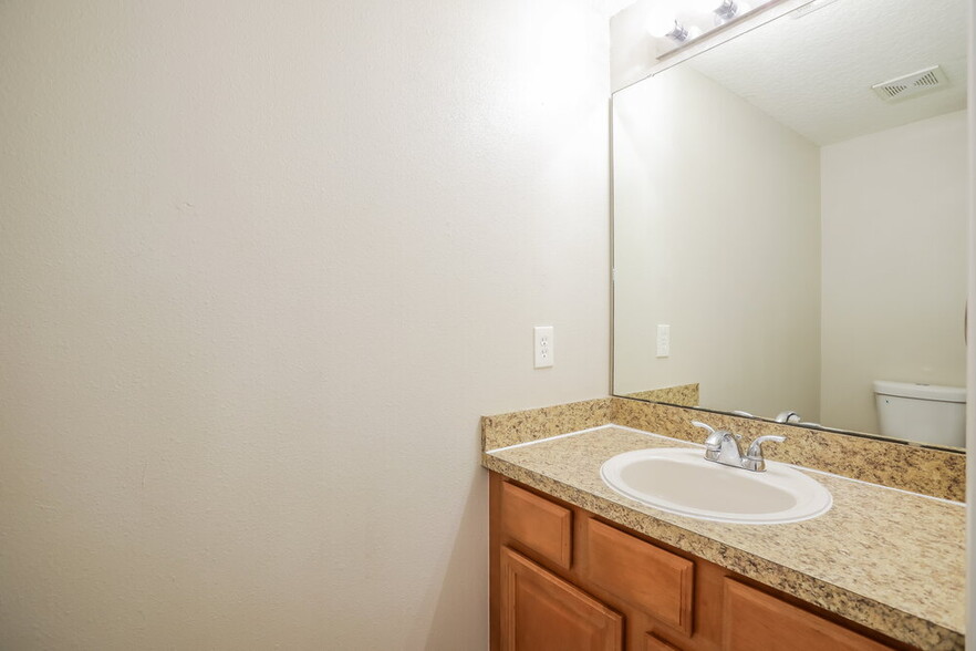 Building Photo - 133 Leese Dr