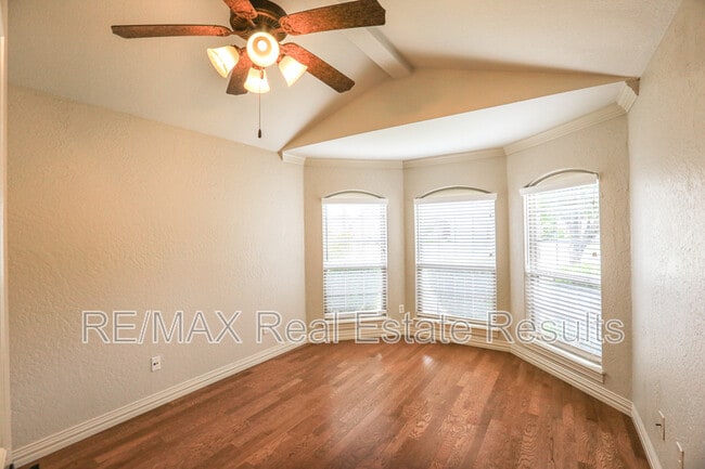 Building Photo - 3505 SW Cranbrook Ave