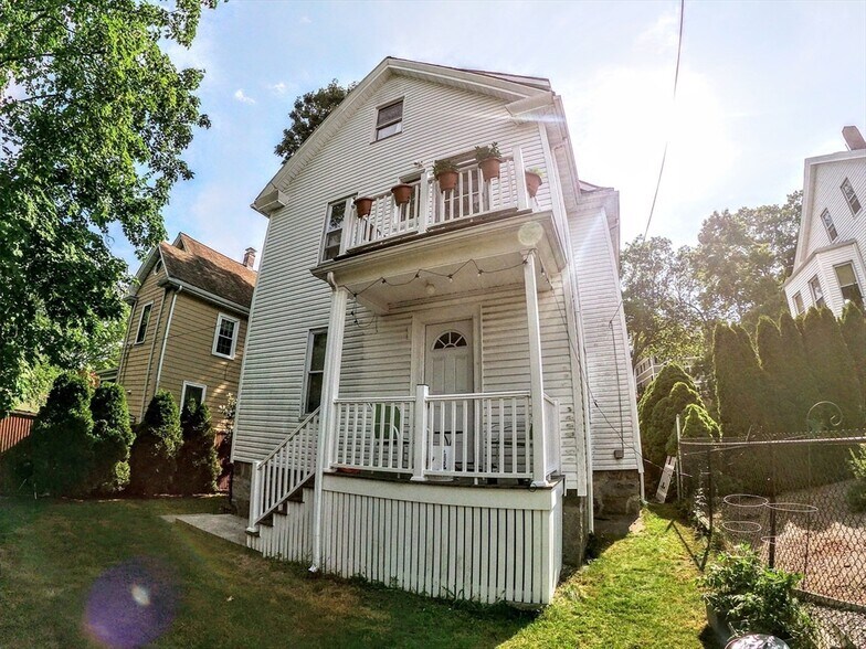 Primary Photo - 176 Poplar St