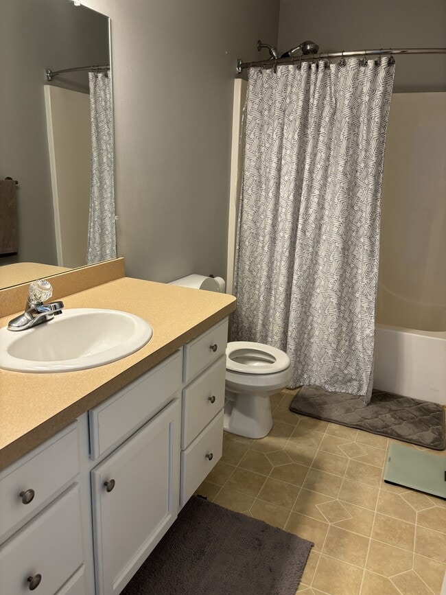 Building Photo - 603 E Castlebury Cir