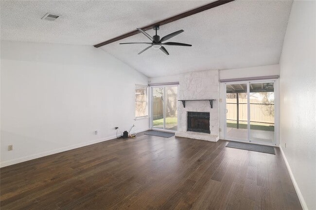 Building Photo - 4500 Sarasota Dr