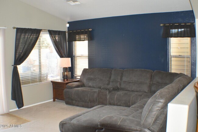 Building Photo - 1277 W Busa Dr