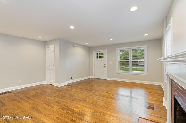 Building Photo - 121 N Hubbards Ln