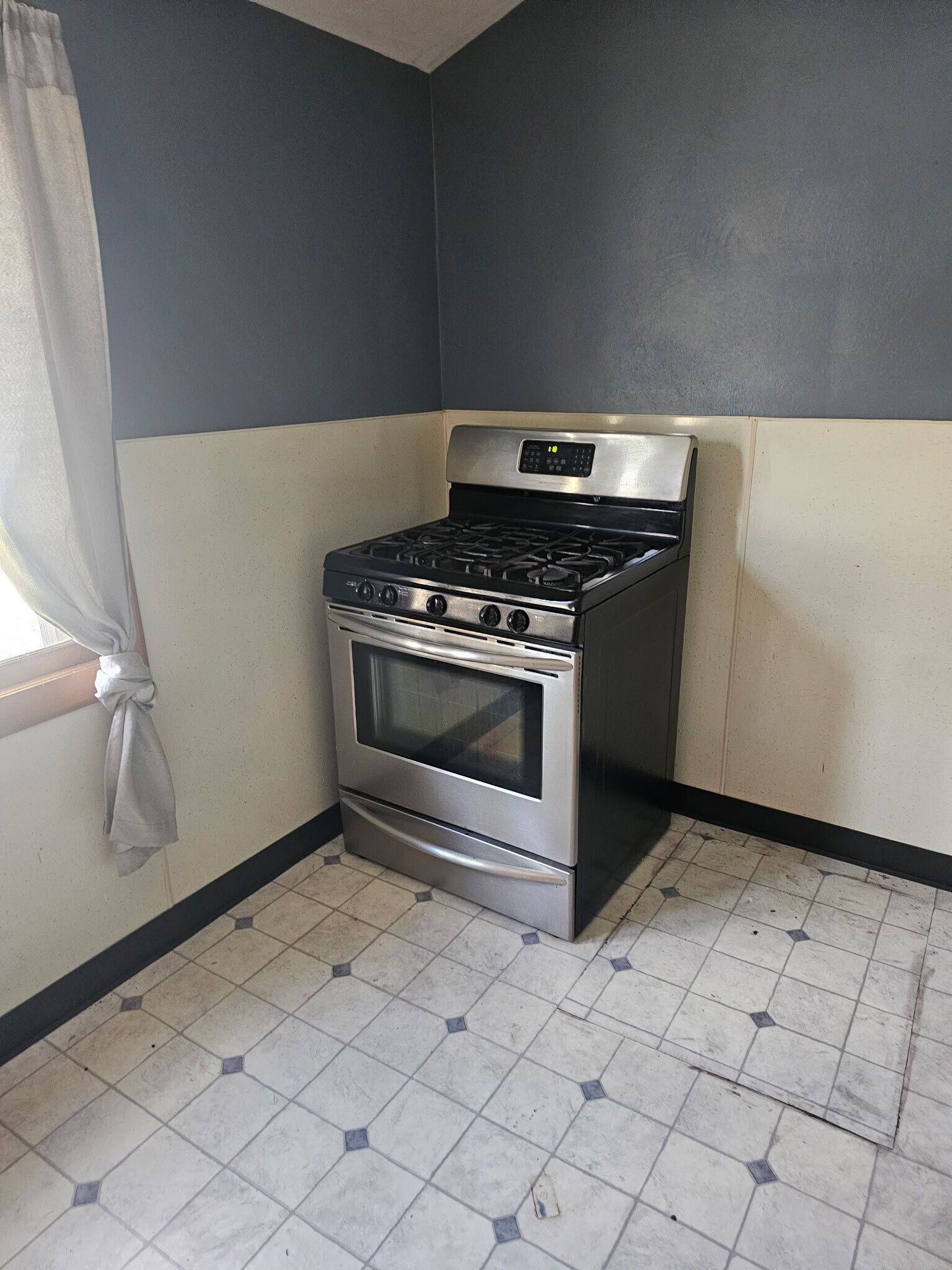 Building Photo - 26 Cooper Ave