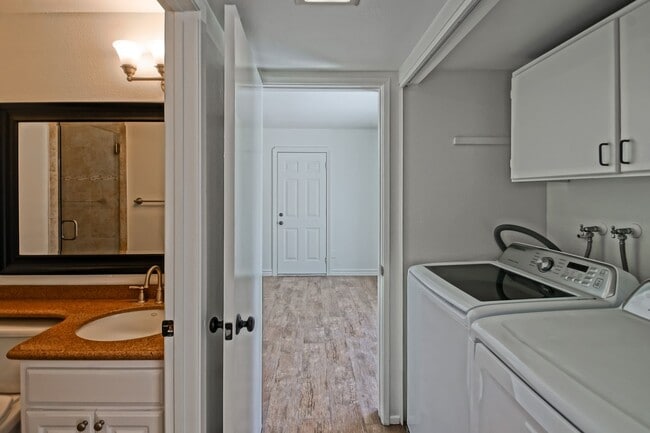 Building Photo - Bright & Spacious, 4BR3BA Home in the Private, Gated Community w/ 2 Pools, Clubhouse, Playground ...