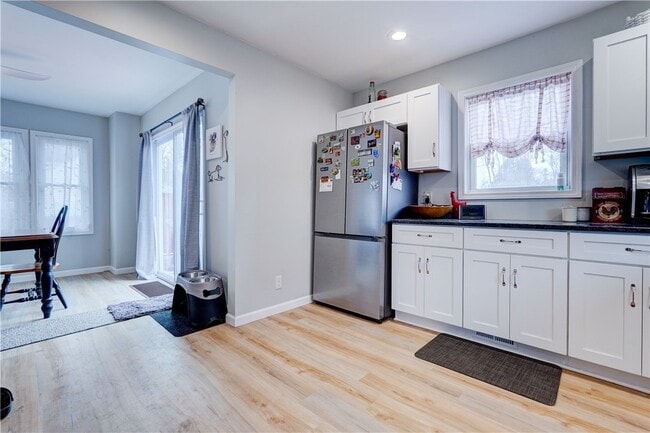 Building Photo - 523 Elmgrove Rd