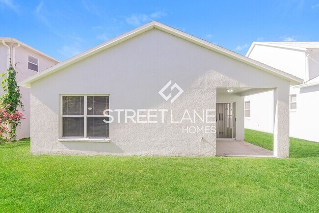 Building Photo - ONE MONTH FREE!!