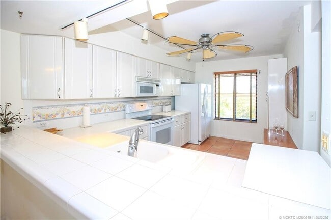 Building Photo - 4540 NE Sandpebble Trce